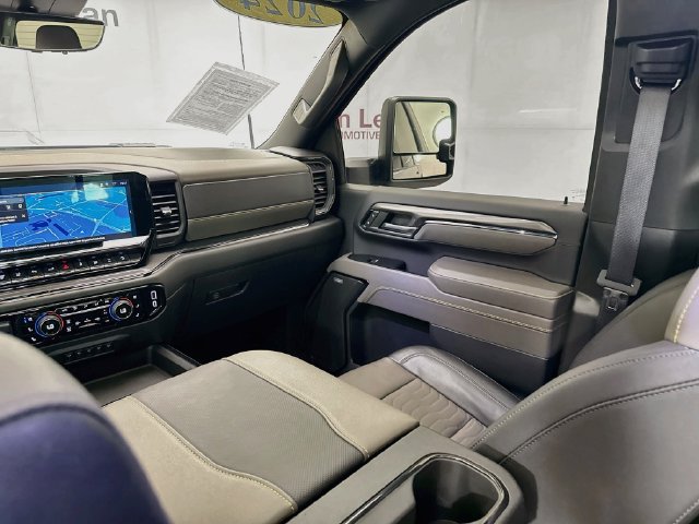 Used 2024 Chevrolet Silverado 2500 ZR2 w/ Technology Package AWD/4WD image 25