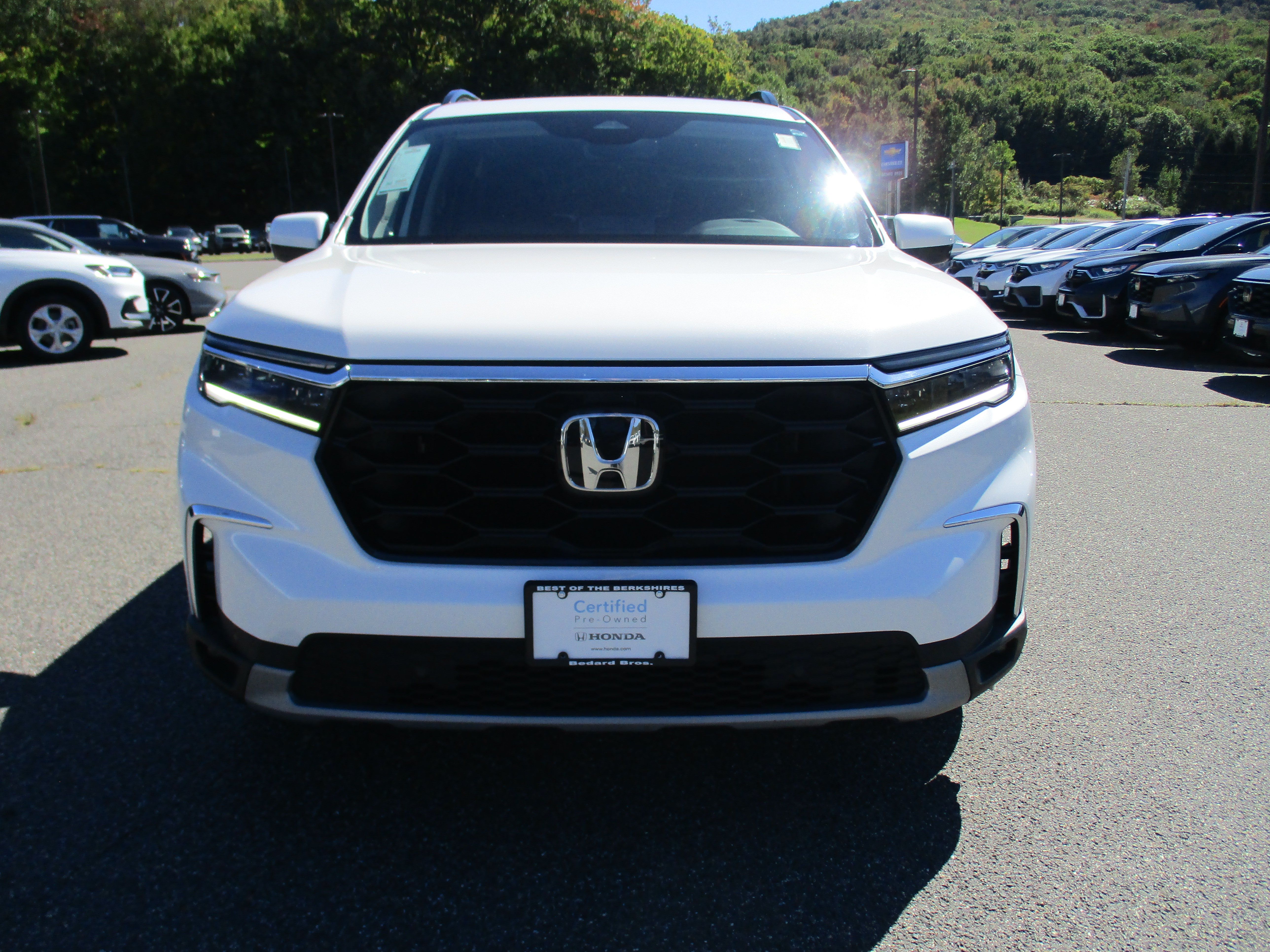 Certified 2025 Honda Pilot Touring image 2
