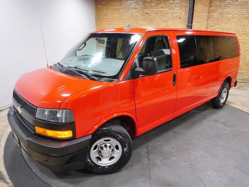 Used 2020 Chevrolet Express 3500 LS RWD image 2