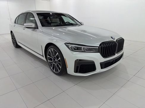 Used 2022 BMW 750i xDrive w/ Luxury Rear Seating Package AWD/4WD image 7
