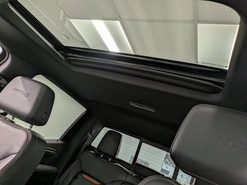 Used 2023 GMC Sierra 1500 AT4 w/ AT4 Preferred Package image 21