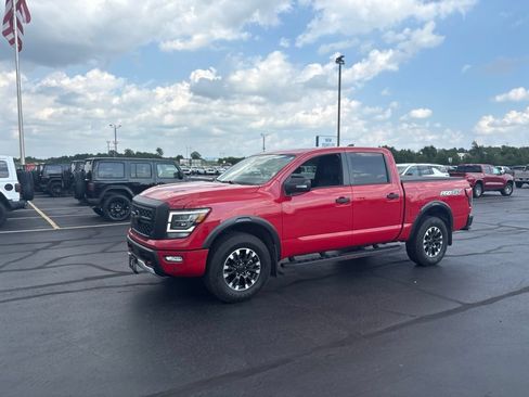 Used 2024 Nissan Titan PRO-4X w/ Pro-4x Convenience Package AWD/4WD image 3