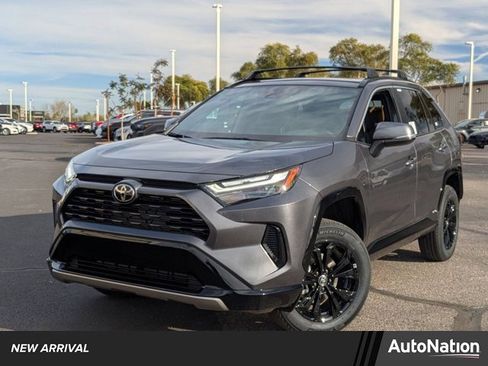 New 2025 Toyota RAV4 SE image 1