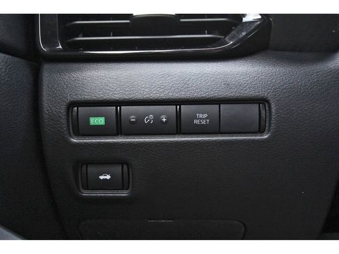 Used 2025 Nissan Sentra SV w/ All-Weather Package FWD image 22