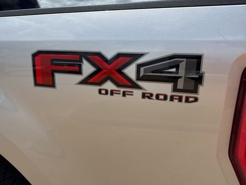 Used 2017 Ford F250 Lariat w/ Lariat Ultimate Package image 9