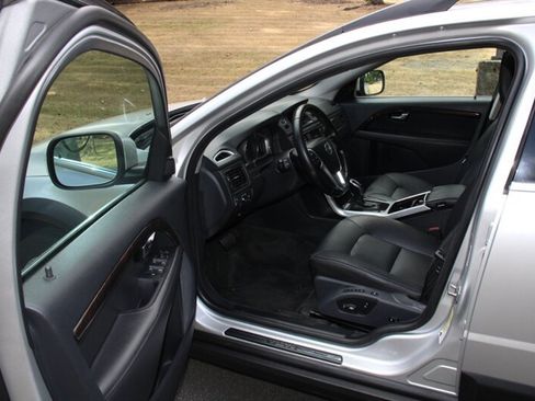 Used 2016 Volvo XC70 T5 Premier w/ Proximity Package AWD/4WD image 5