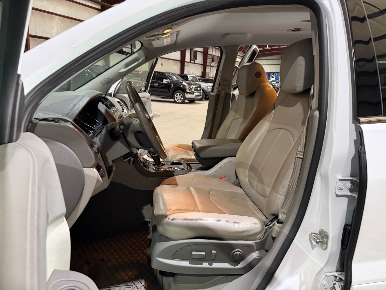 Used 2017 GMC Acadia Limited SLT FWD image 14