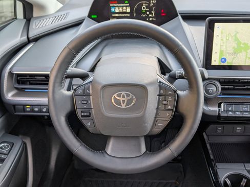Used 2024 Toyota Prius XLE image 24