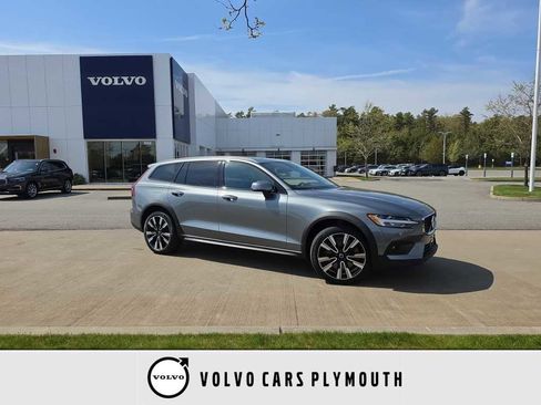 Used 2021 Volvo V60 T5 Cross Country w/ Climate Package AWD/4WD image 1