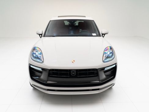New 2026 Porsche Macan image 6