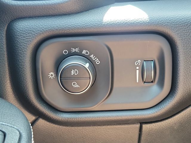 New 2027 RAM 3500 Big Horn AWD/4WD image 20