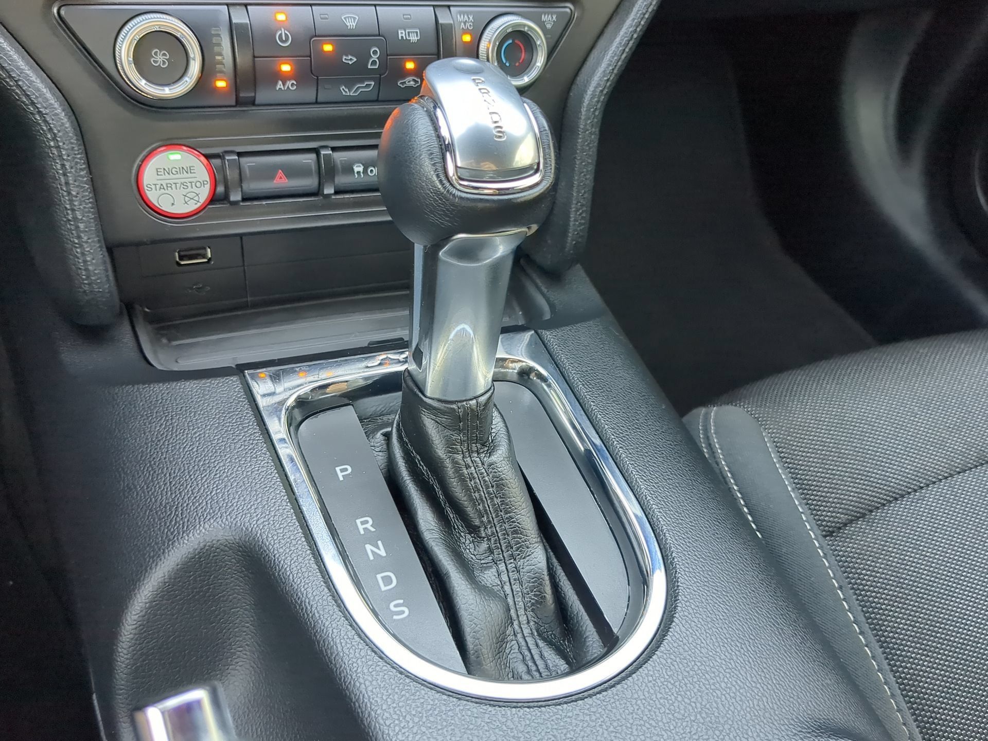 Used 2016 Ford Mustang Convertible RWD image 59