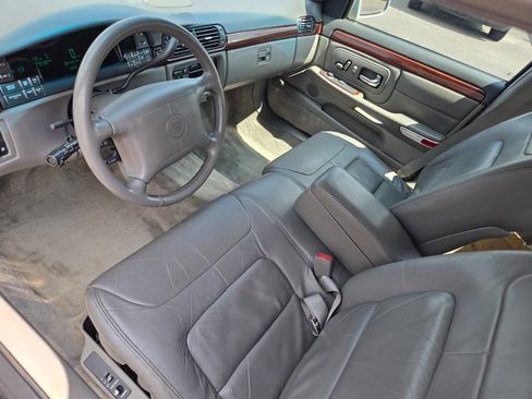 Used 1999 Cadillac De Ville w/ Comfort/Convenience Pkg FWD image 11