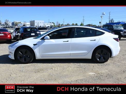 Used 2023 Tesla Model 3 Standard Range image 4