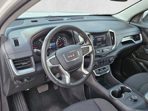 Used 2024 GMC Terrain SLE image 10
