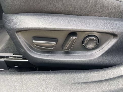 Used 2025 Toyota Camry SE FWD image 15