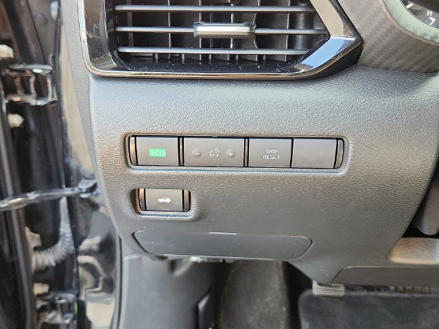 Used 2021 Nissan Sentra SV w/ SV Premium Package FWD image 25