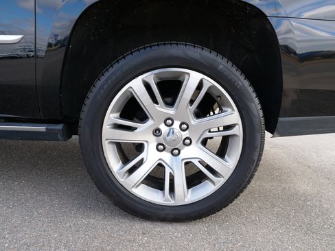 Used 2018 Cadillac Escalade ESV Premium Luxury image 12