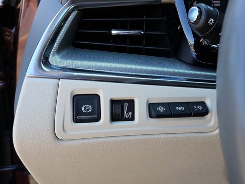 Certified 2022 Cadillac XT5 Premium Luxury w/ Technology Package image 14