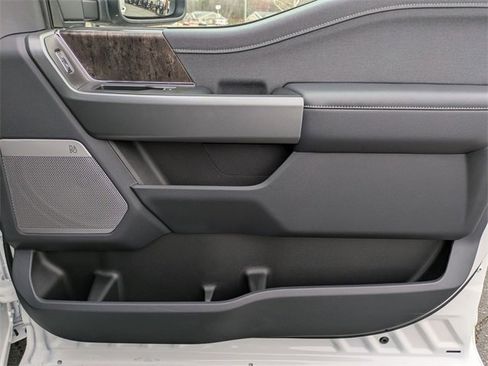 New 2026 Ford F350 Lariat w/ Black Appearance Package image 39