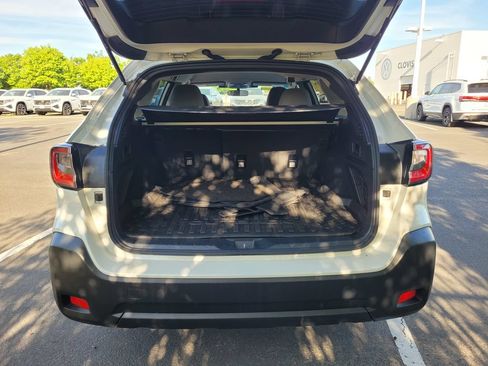 Used 2024 Subaru Outback Premium AWD/4WD image 27