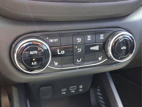 Certified 2021 Chevrolet TrailBlazer LT w/ Convenience Package FWD image 25