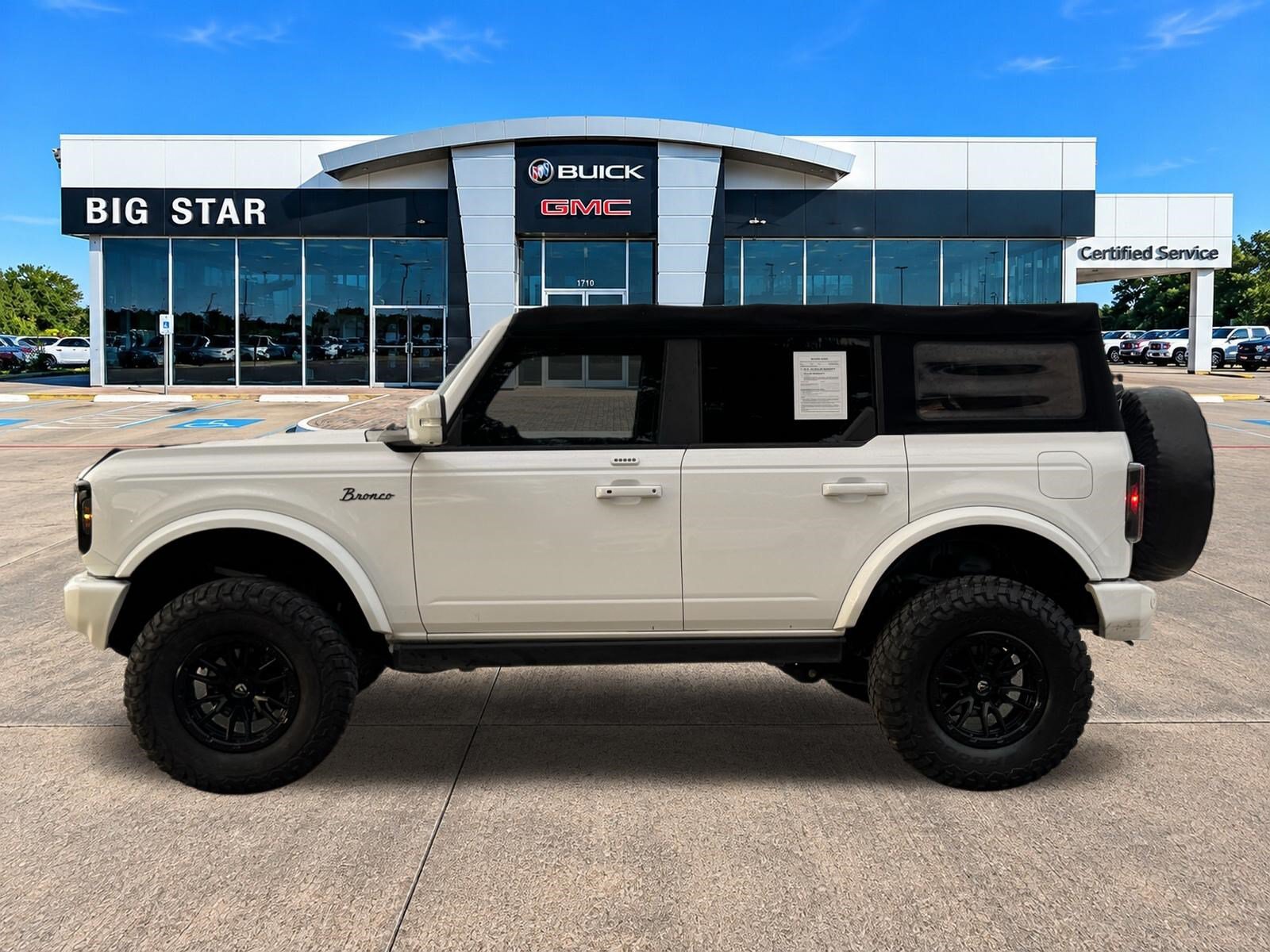 Used 2022 Ford Bronco Outer Banks AWD/4WD image 3