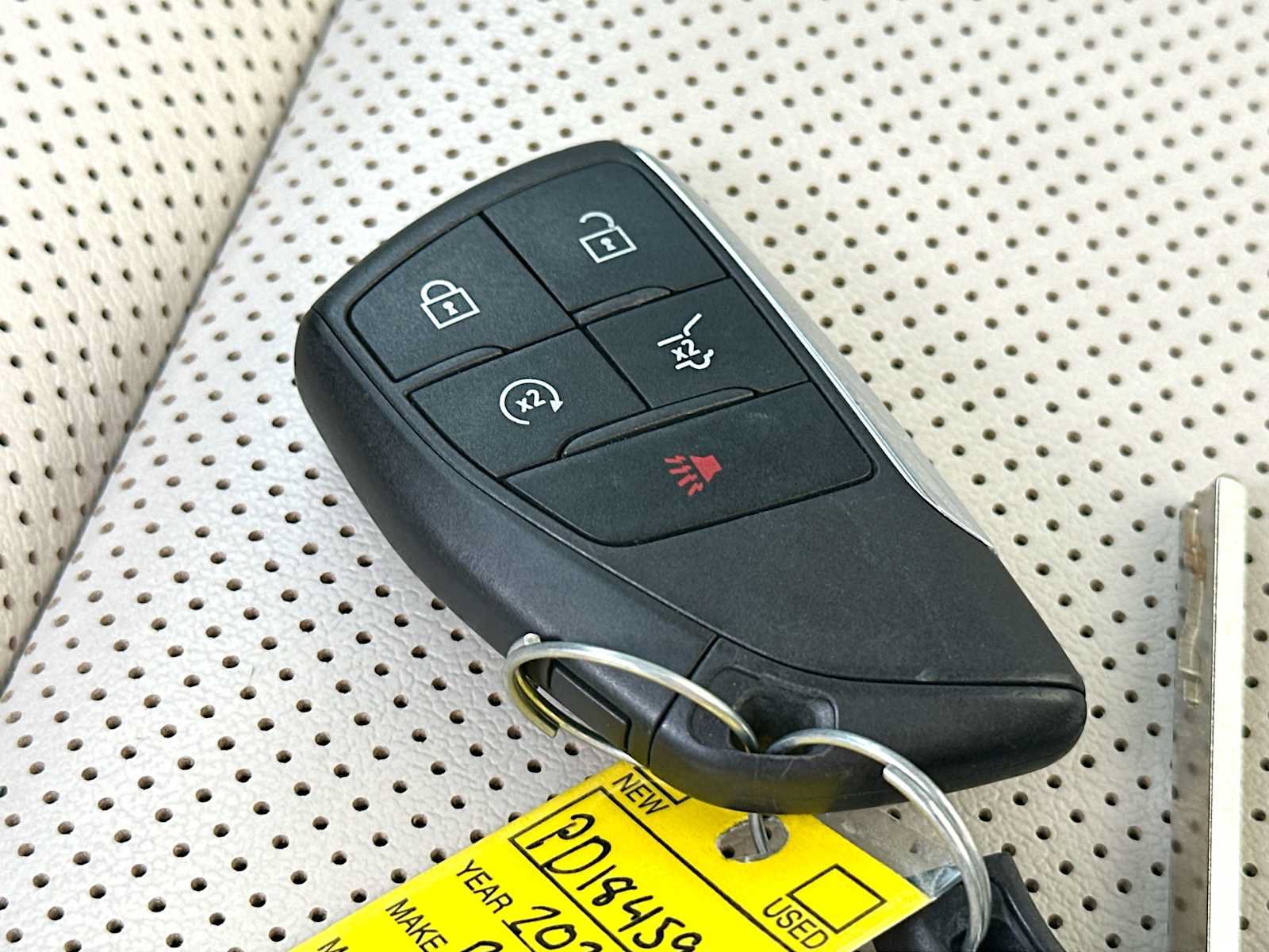 Used 2023 Buick Envision Essence AWD/4WD image 29