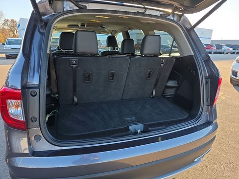 Used 2021 Honda Pilot Touring image 6