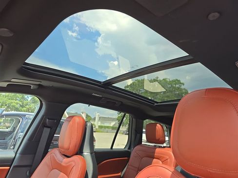 New 2025 Lincoln Aviator Reserve w/ Equipment Group 201A image 34