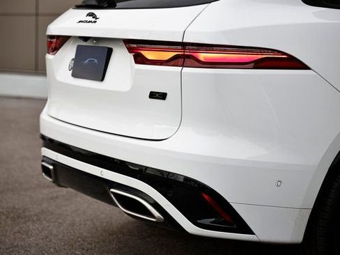 New 2026 Jaguar F-PACE R-Dynamic S image 11