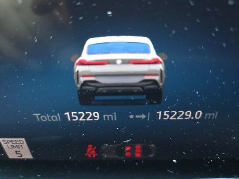 Used 2025 BMW X6 xDrive40i w/ Premium Package AWD/4WD image 19