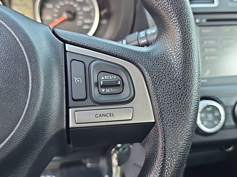 Used 2017 Subaru Forester 2.5i AWD/4WD image 17