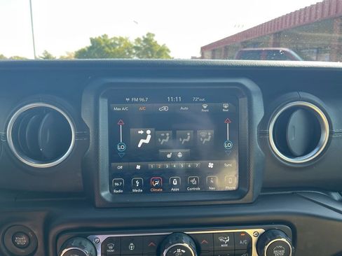 Used 2018 Jeep Wrangler Unlimited Sahara image 68