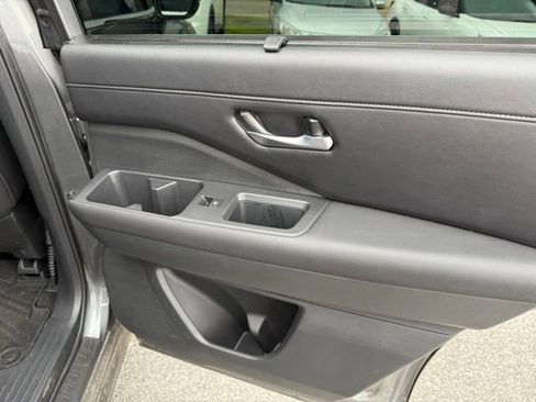 Used 2025 Nissan Pathfinder SL w/ Cargo Package FWD image 17