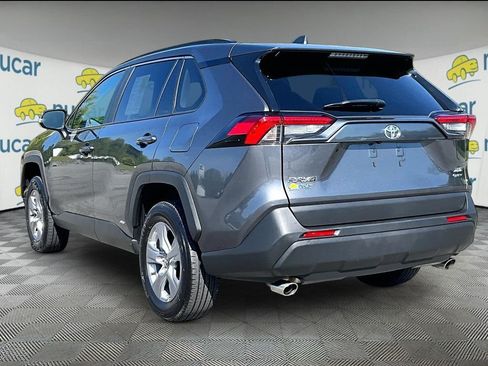 Used 2025 Toyota RAV4 XLE AWD/4WD image 4