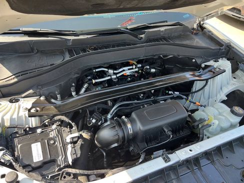 Used 2021 Ford Explorer Limited w/ Equipment Group 301A AWD/4WD image 28