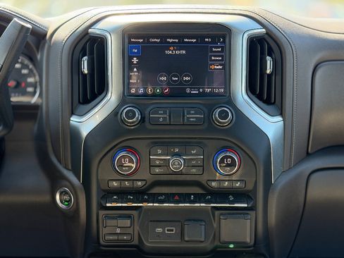 Used 2021 Chevrolet Silverado 1500 LTZ w/ LTZ Premium Package AWD/4WD image 11