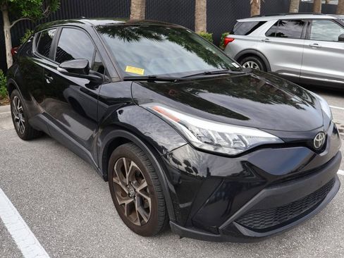Used 2022 Toyota C-HR XLE FWD image 6