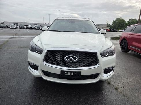 Used 2020 INFINITI QX60 Luxe w/ Sensory Package FWD image 2