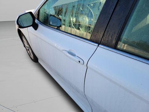 Used 2019 Toyota Camry LE image 24