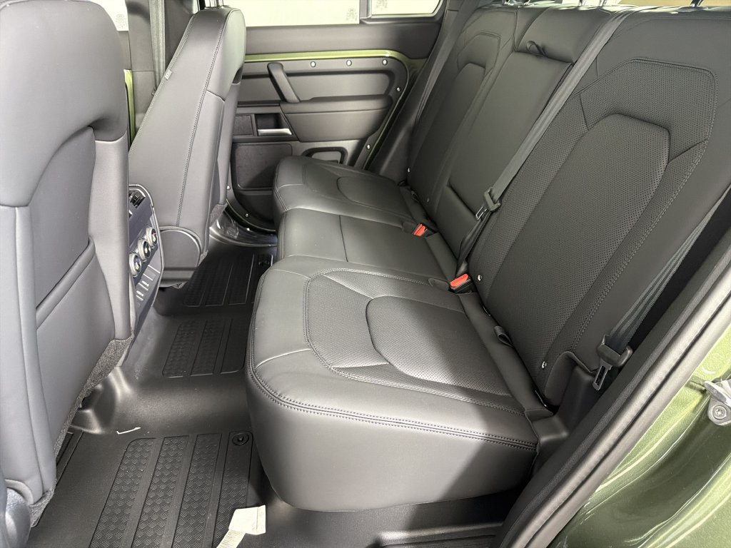 New 2026 Land Rover Defender 110 S AWD/4WD image 31