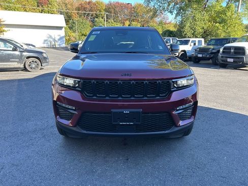 New 2025 Jeep Grand Cherokee Limited w/ Black Appearance Package image 10