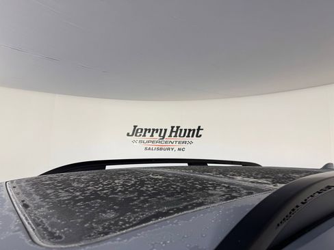 Used 2025 Honda Pilot TrailSport image 5