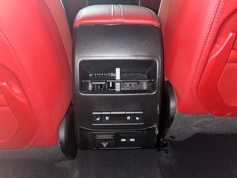 Used 2025 Jeep Wagoneer S Launch Edition image 27