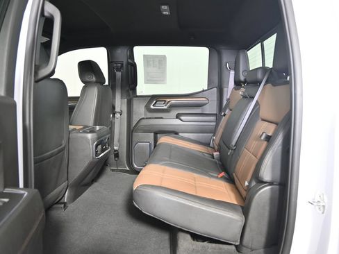 Used 2024 Chevrolet Silverado 1500 High Country w/ Technology Package AWD/4WD image 18