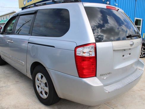 Used 2007 Kia Sedona LX image 3