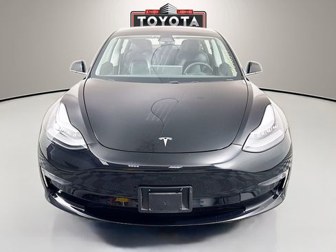 Used 2018 Tesla Model 3 RWD image 2