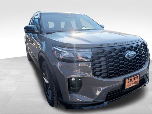 New 2026 Ford Explorer ST-Line w/ ST-Line Street Pack RWD image 3