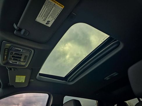 New 2025 GMC Sierra 2500 SLT w/ SLT Premium Package image 21